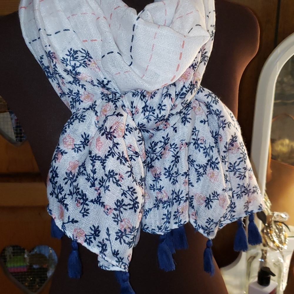 Scarf - Picture 2 of 2
